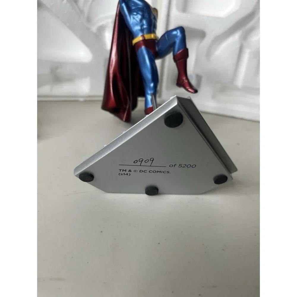 Superman The Man Of Steel Kenneth Rocafort Statue DC Collectibles 1538/5200